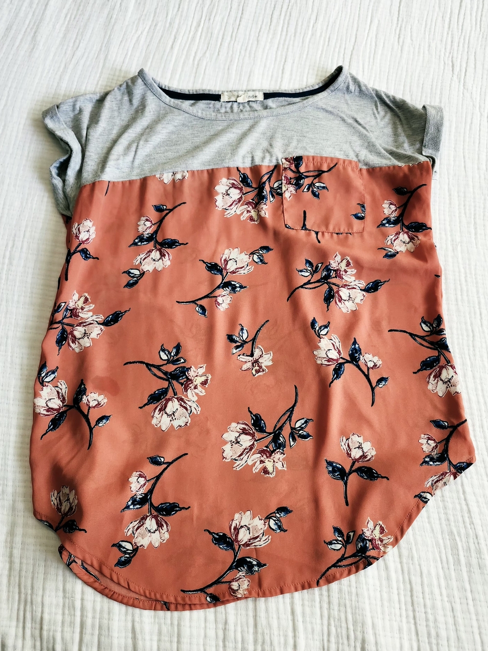 Rewind Coral Floral Short Sleeve Top with Gray Yoke